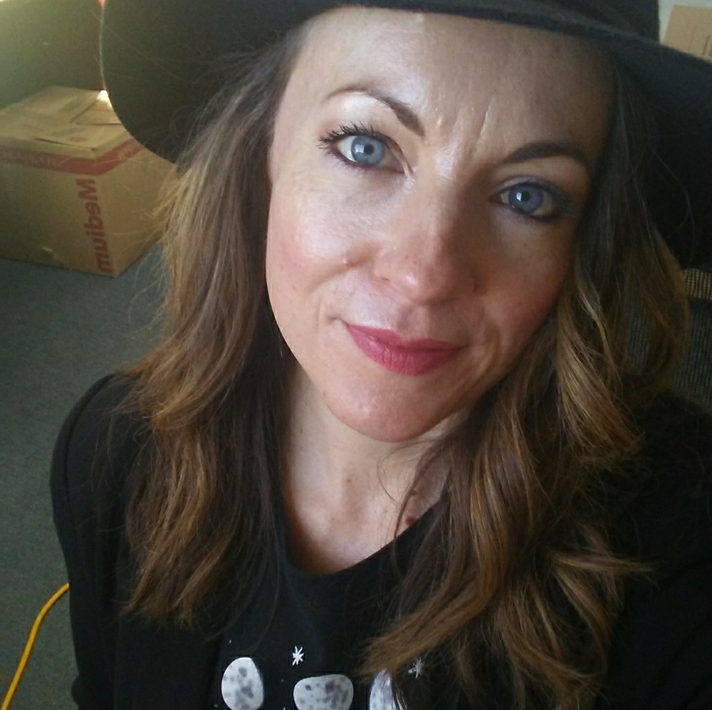 Meet your Posher, Adrienne